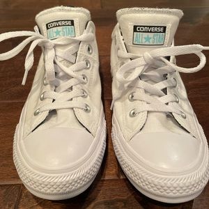 Women’s Converse All Stars - size 9